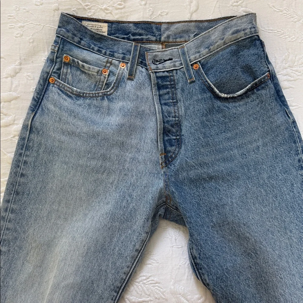 Levi’s 501 Two Tone Button Fly Straight Leg Jeans - Picture 3 of 9